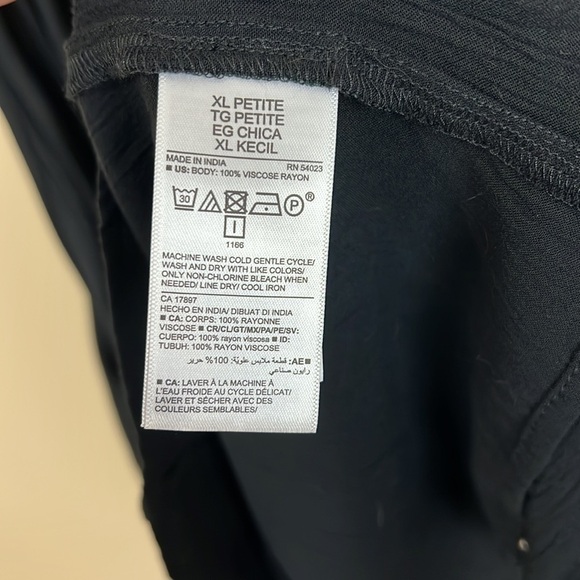 𝅺nwt fit and flair smocked dress - Picture 3 of 4